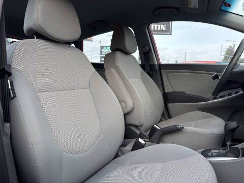 2012 Hyundai Accent GS