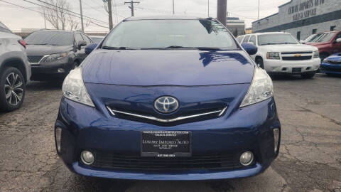 2014 Toyota Prius v Five