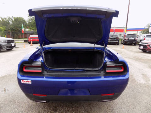 2022 Dodge Challenger SXT