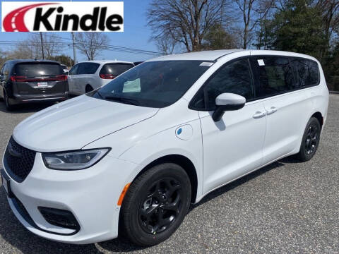 2023 Chrysler Pacifica Plug-In Hybrid for sale at Kindle Auto Plaza in Cape May Court House NJ