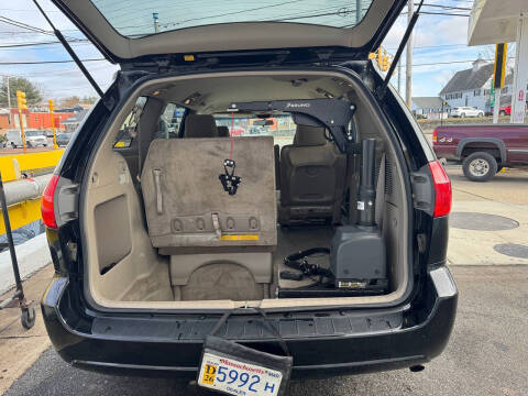 2010 Toyota Sienna LE 7-Passenger