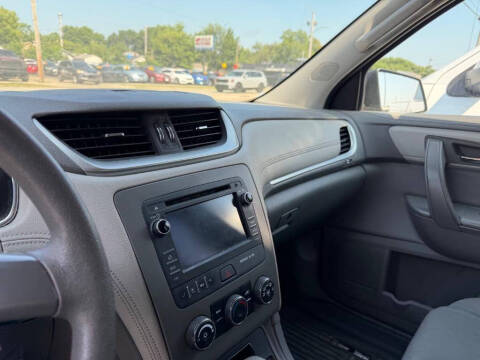 2017 Chevrolet Traverse LS