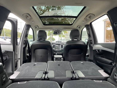 2025 Volvo XC90 B5 Core Bright Theme