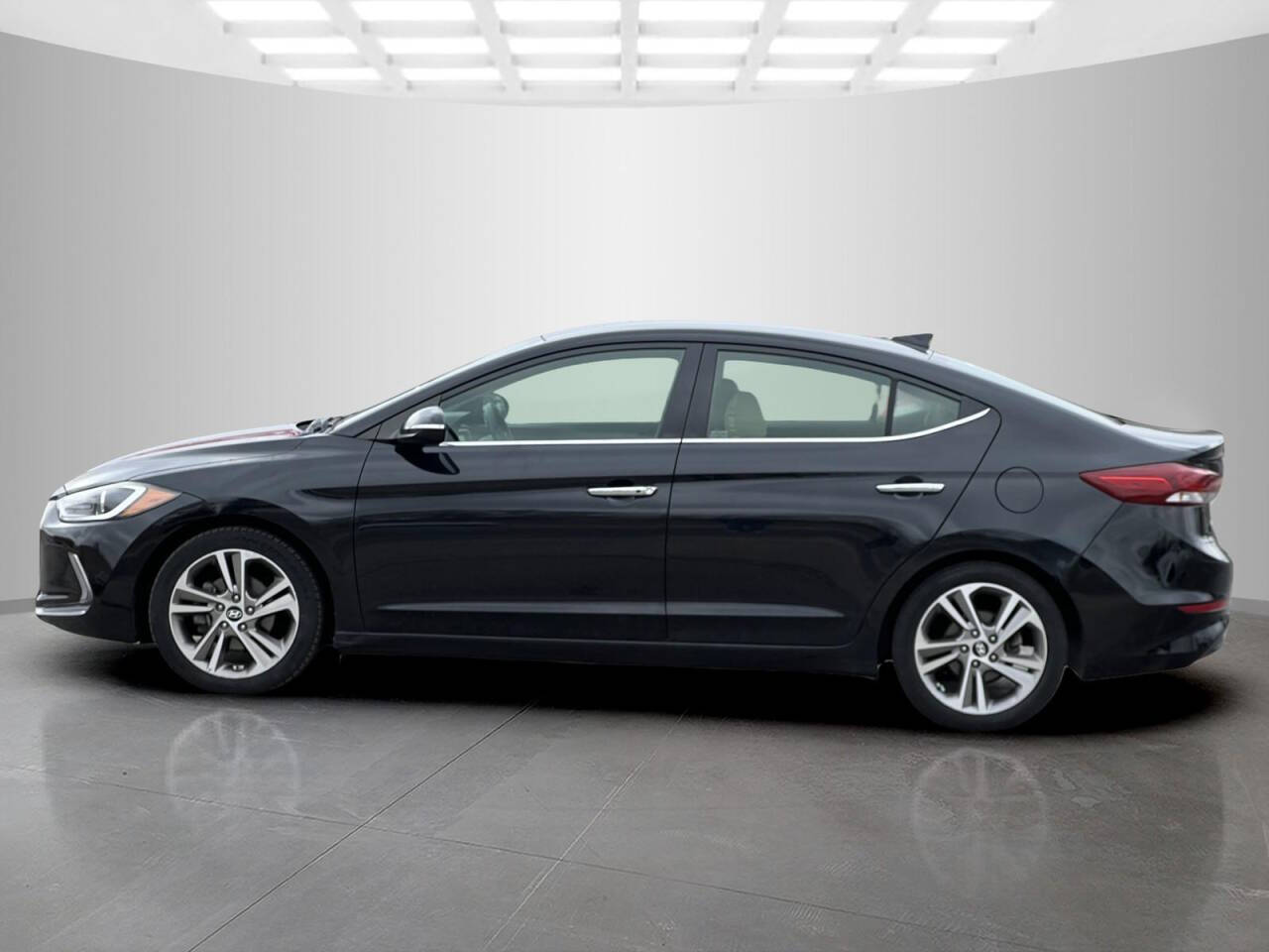 2017 Hyundai ELANTRA for sale at Used Cars Toledo in Oregon, OH