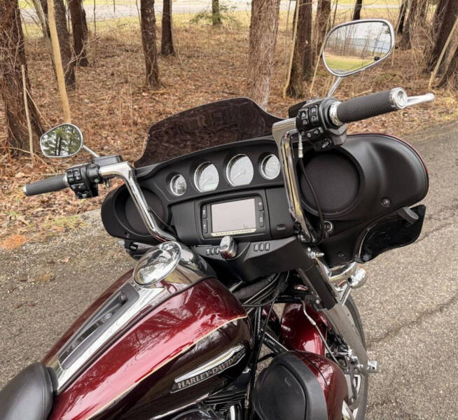 2015 Harley-Davidson® FLHTCUL - Electra Glide®