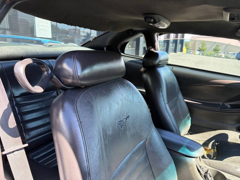 2002 Ford Mustang GT Deluxe