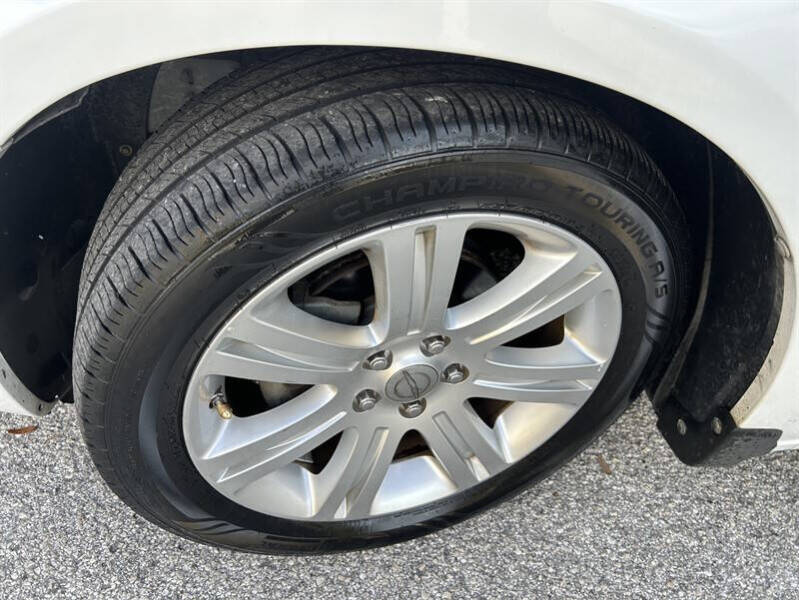 2013 Chrysler 200 LX