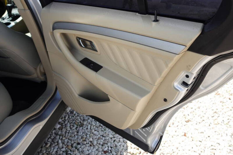2015 Ford Taurus