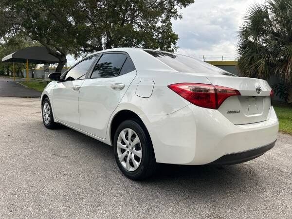 2017 TOYOTA Corolla Sedan