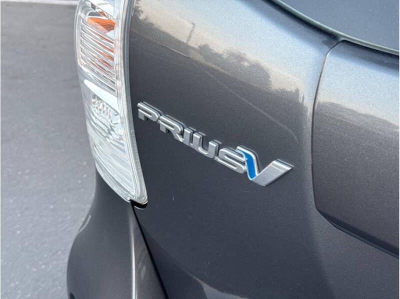 2012 Toyota Prius v