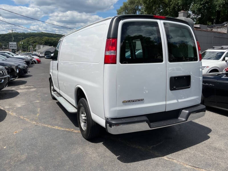 2023 Chevrolet Express 2500
