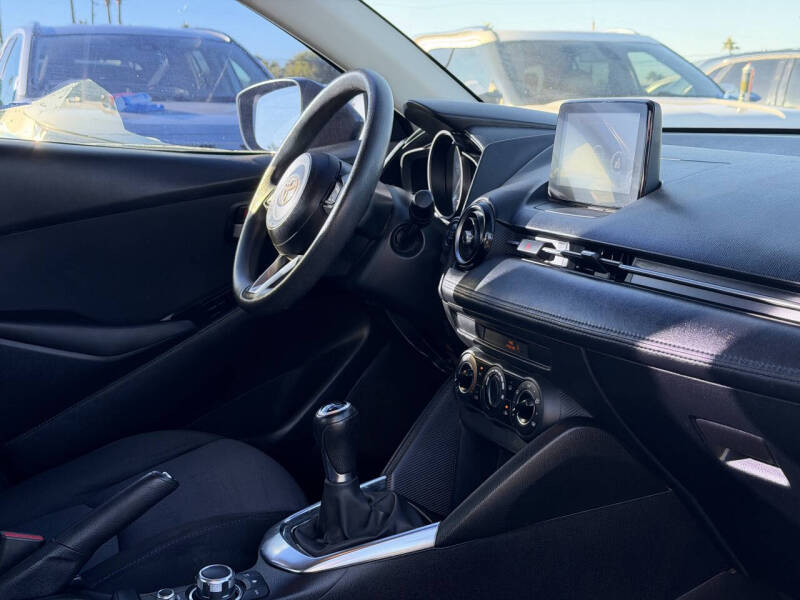 2019 Toyota Yaris LE