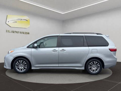 2020 Toyota Sienna XLE Premium 8-Passenger