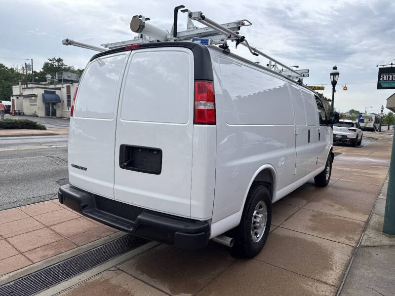 2025 Chevrolet Express 2500