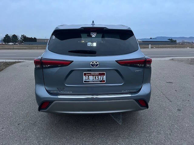 2021 Toyota Highlander Hybrid Platinum