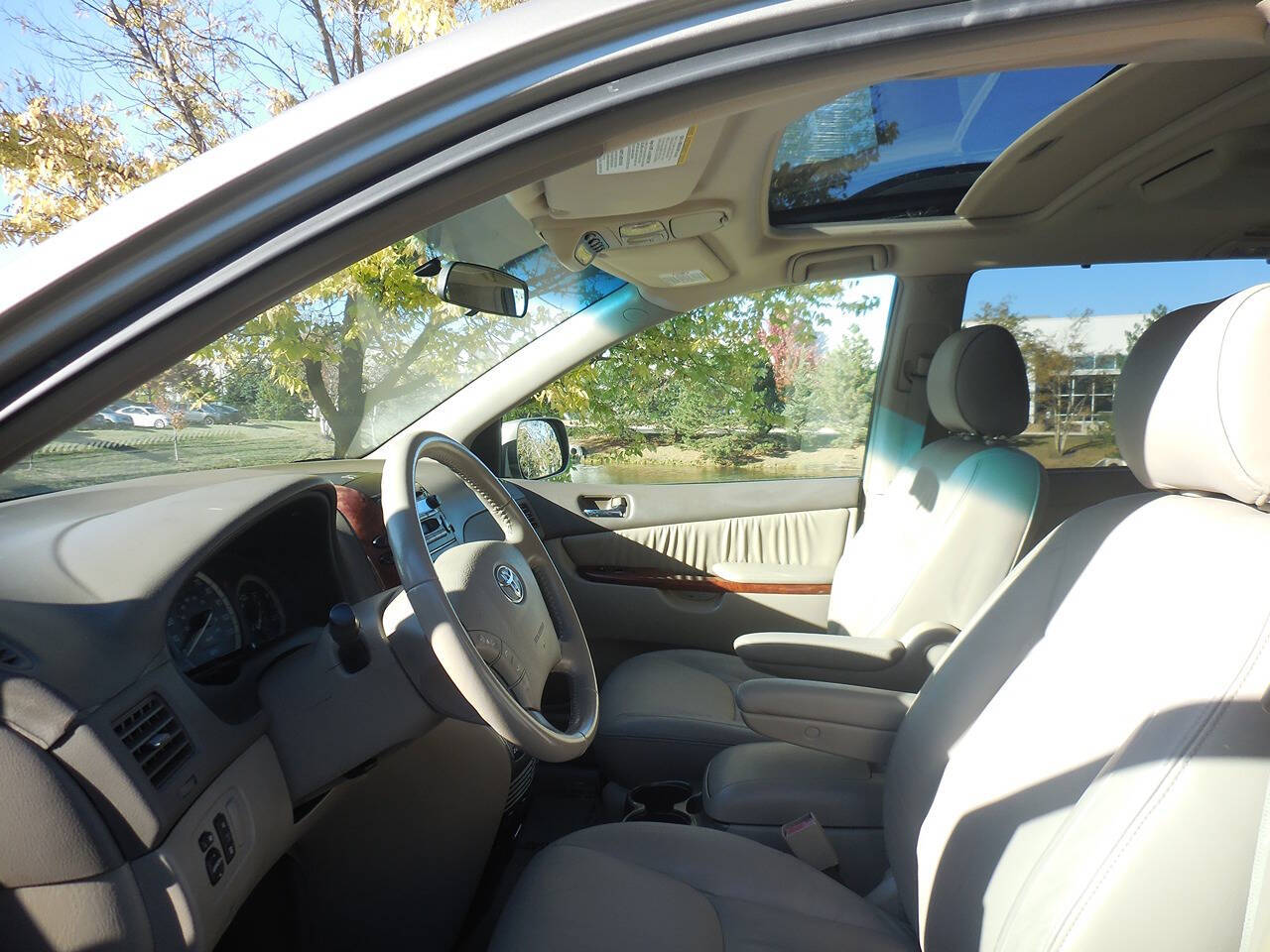 2004 Toyota Sienna for sale at Genuine Motors in Schaumburg, IL