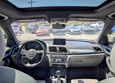 2016 Audi Q3 2.0T quattro Prestige