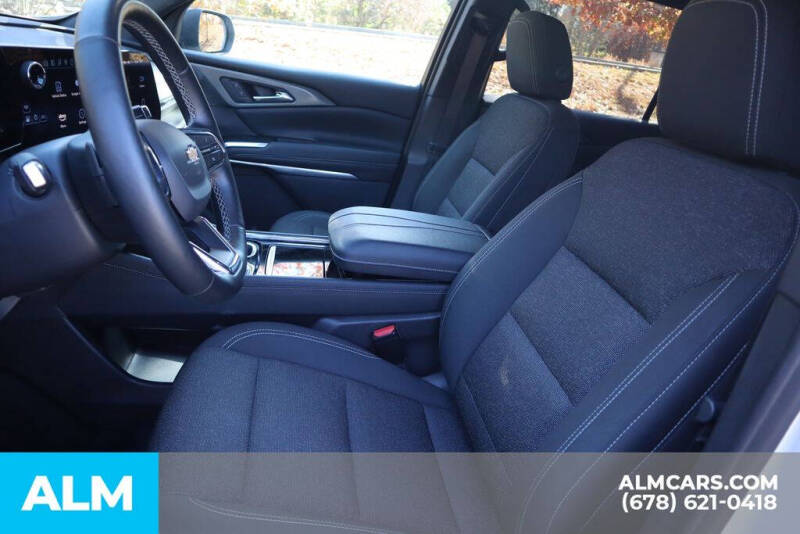 2024 Chevrolet Traverse LT