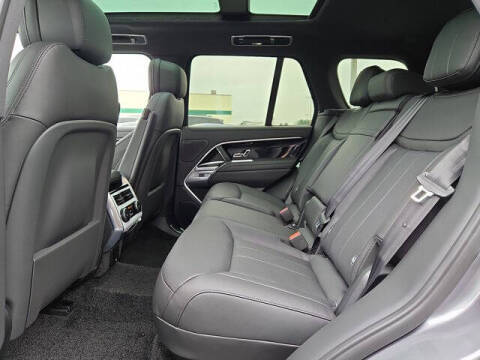2025 Land Rover Range Rover P530 SE