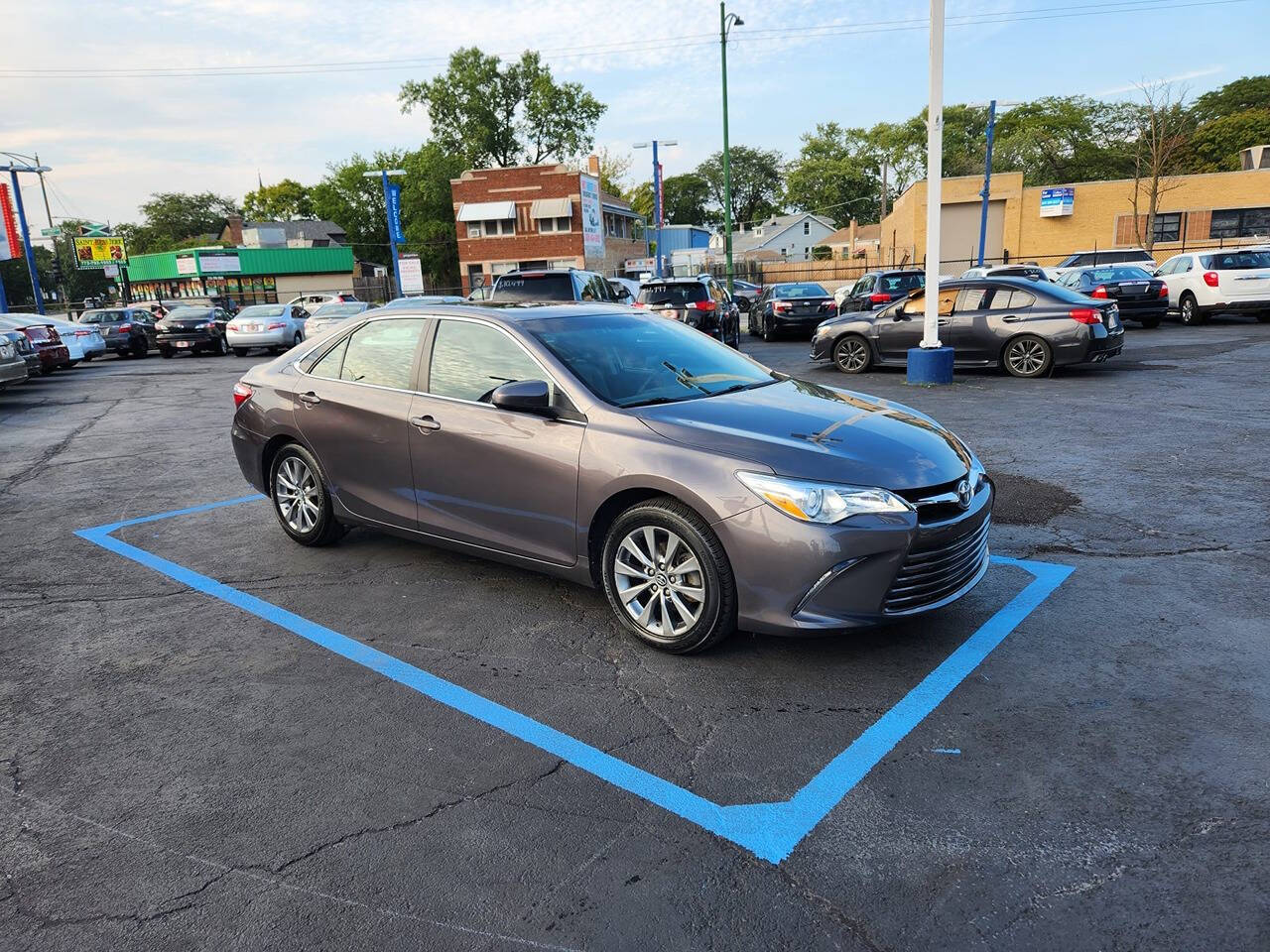 2017 Toyota Camry Hybrid for sale at Chicago Auto House in Chicago, IL