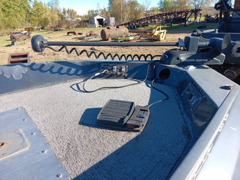 1983 Hydrasport 17'  Boat with Trailer