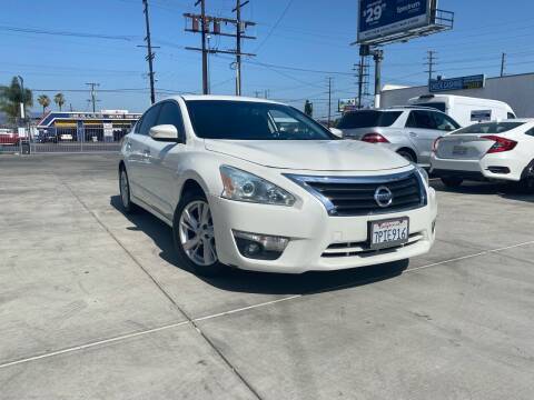2015 Nissan Altima for sale at Galaxy of Cars in North Hills CA