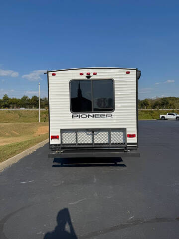 2022 Heartland Pioneer