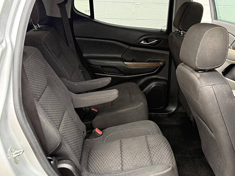 2017 GMC Acadia SLE-2