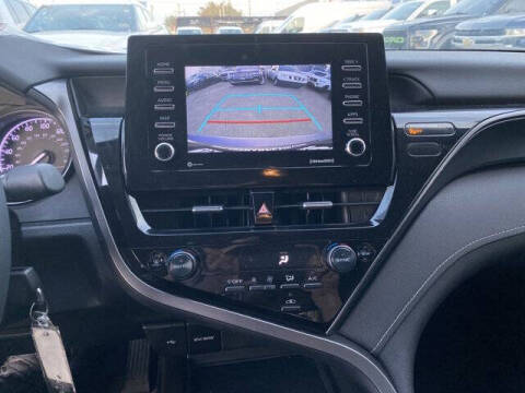 2022 Toyota Camry SE