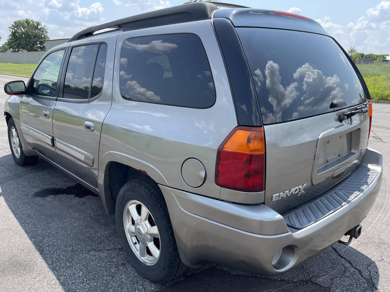 2005 GMC Envoy XL for sale at Twin Cities Auctions in Elk River, MN