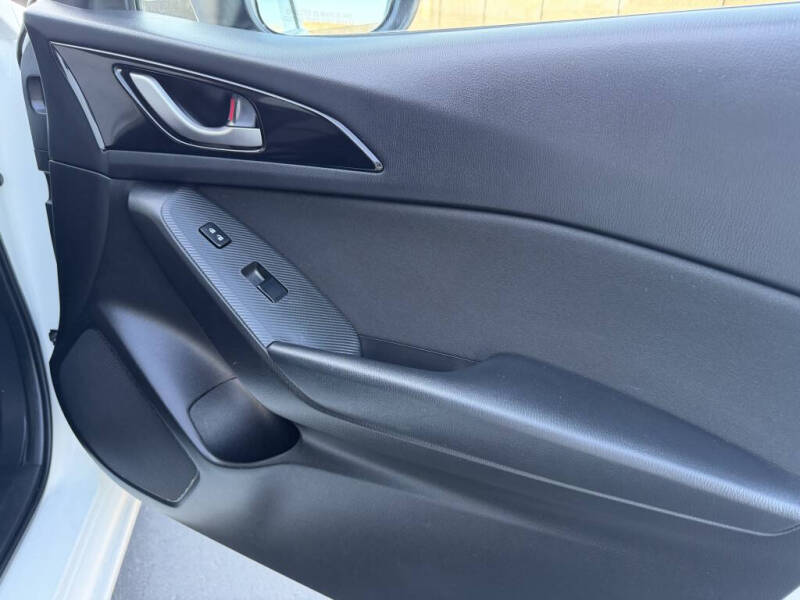 2016 Mazda MAZDA3 i Touring