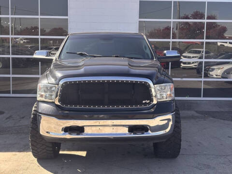 2016 RAM 1500 SLT