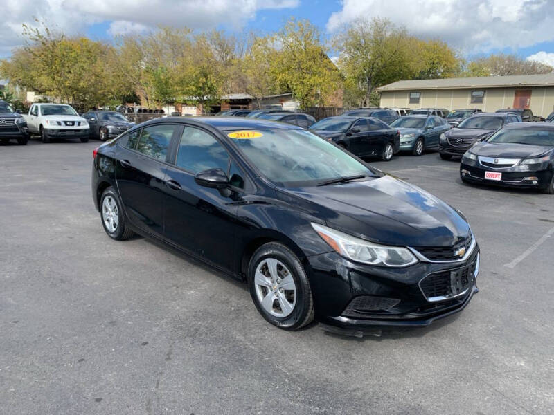 2017 Chevrolet Cruze LS photo 1