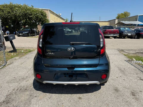 2018 Kia Soul +