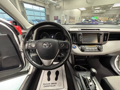 2017 Toyota RAV4 Hybrid XLE