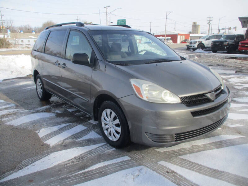 2005 Toyota Sienna LE's photo