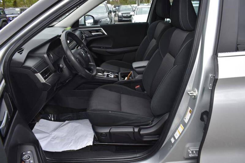2022 Mitsubishi Outlander ES