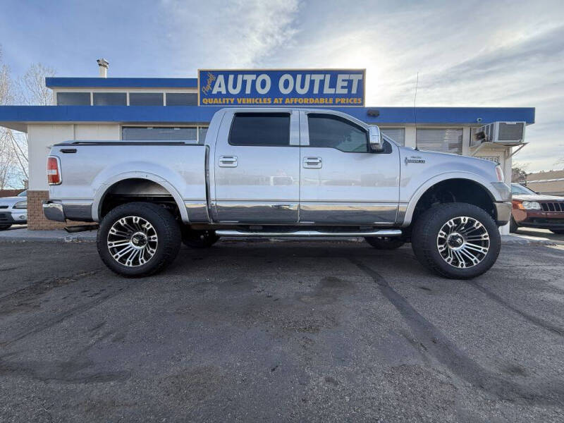2007 Lincoln Mark LT Base's photo