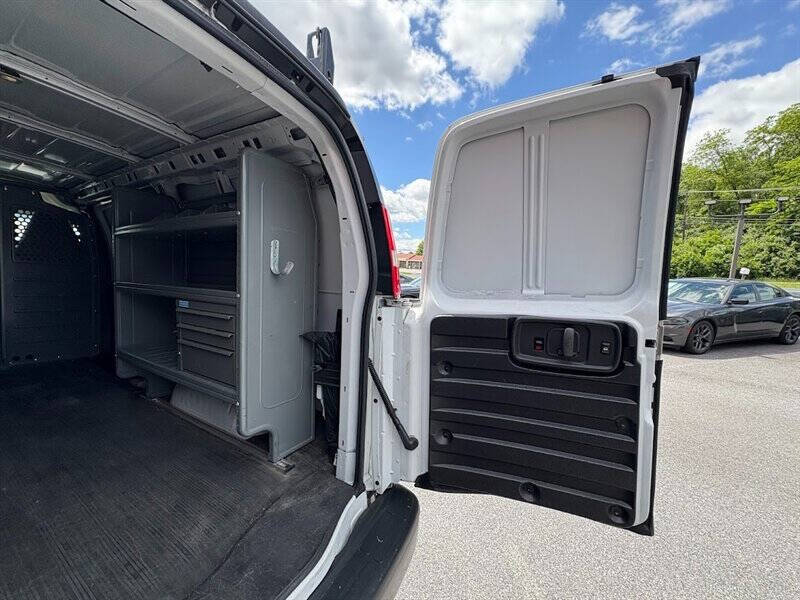 2022 Chevrolet Express 2500