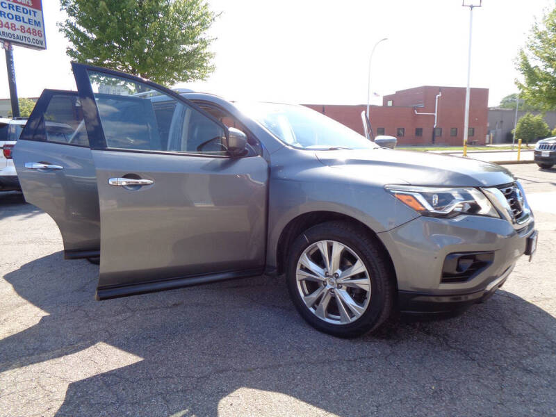 2019 Nissan Pathfinder SL