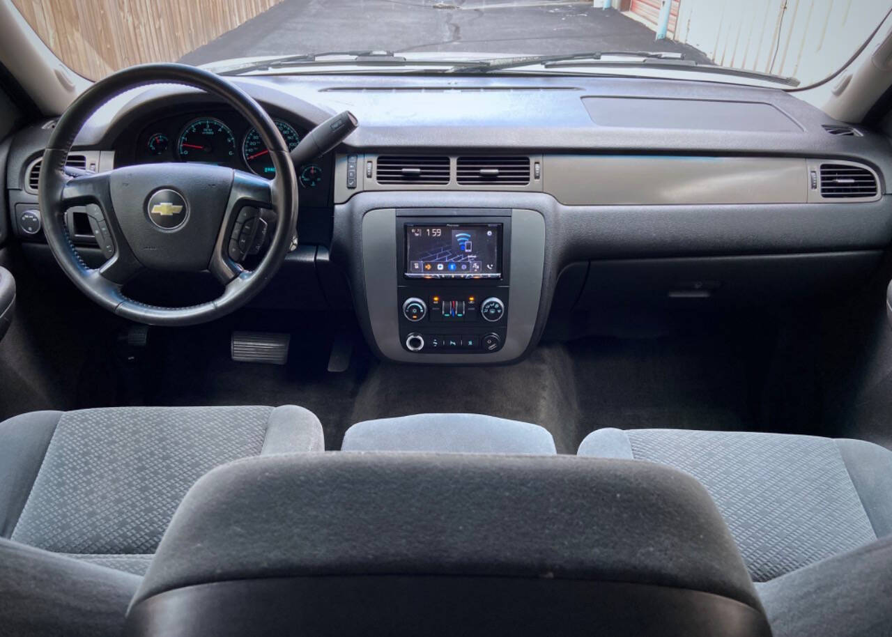 2008 Chevrolet Suburban 37