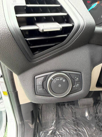 2019 Ford Escape SE