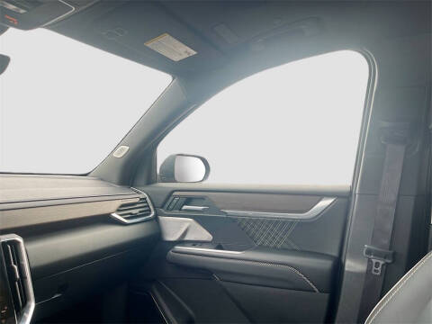 2025 GMC Acadia Denali