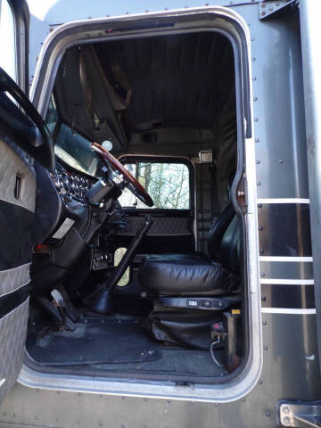 2003 Peterbilt 379