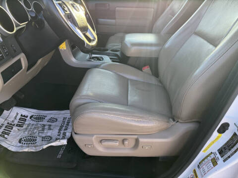 2017 Toyota Sequoia SR5