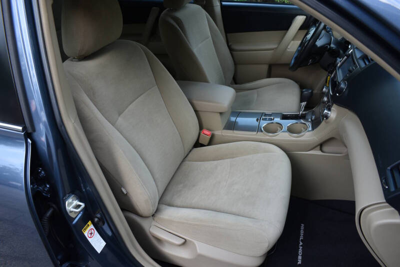 2013 Toyota Highlander Plus