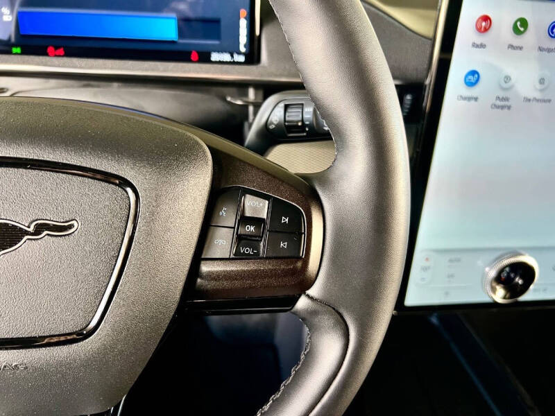 2022 Ford Mustang Mach-E Select