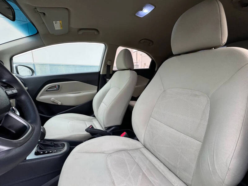 2012 Kia Rio 5-Door LX