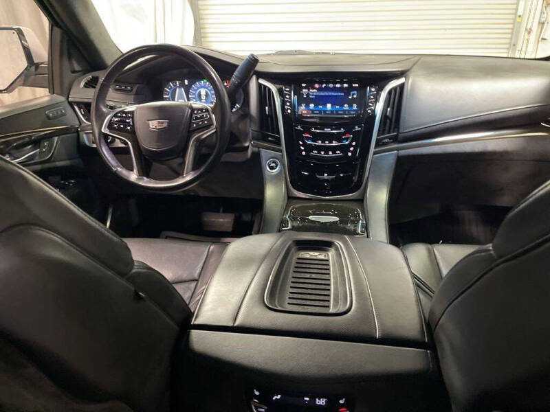 2019 Cadillac Escalade Platinum