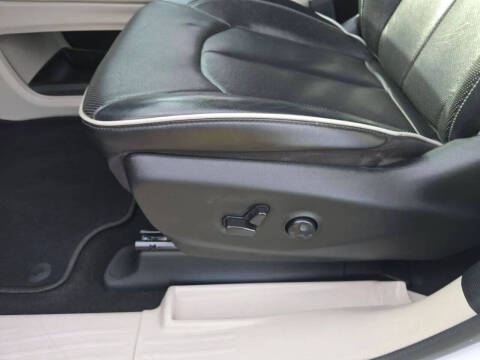 2022 Chrysler Pacifica Hybrid Limited